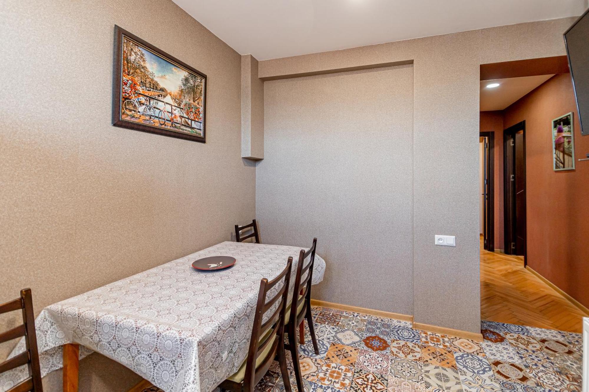 Apartment On Borbalo 16 Tbilisi ภายนอก รูปภาพ